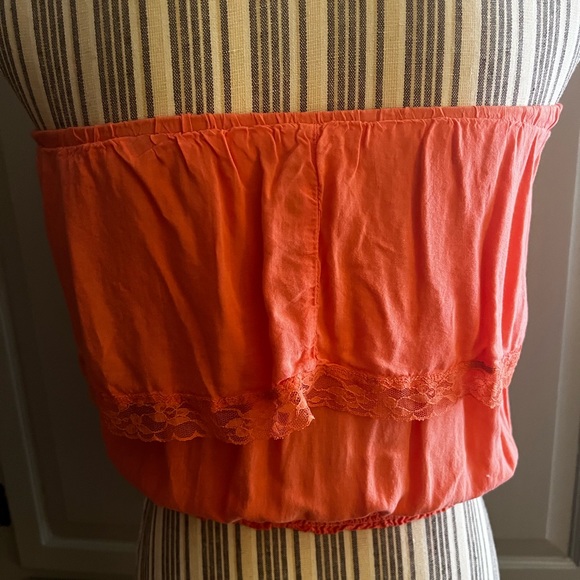 🔥🔥BUNDLED TOPS🔥🔥 - Picture 7 of 7